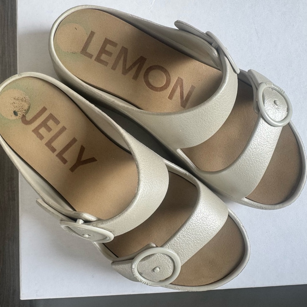 Lemon Jelly Women's Cream Slide Sandals